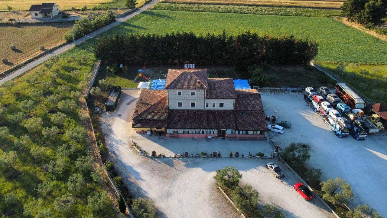 Agriturismo La Vecchia Cascina Di Paolo & Belinda Villa Pietrelcina Exterior photo